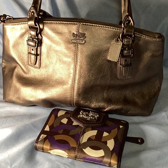 Coach handbag 👜 & wallet - Picture 1 of 9